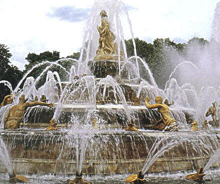 Springbrunnen im Park von Versailles
